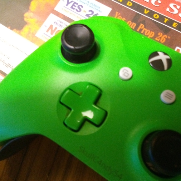 Xbox controller - Picture 2 of 4